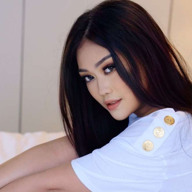 Ingat Oline Mendeng 'Susi si OB'? Kini Jadi Sosialita Hits, Penampilannya Bikin Melongo!