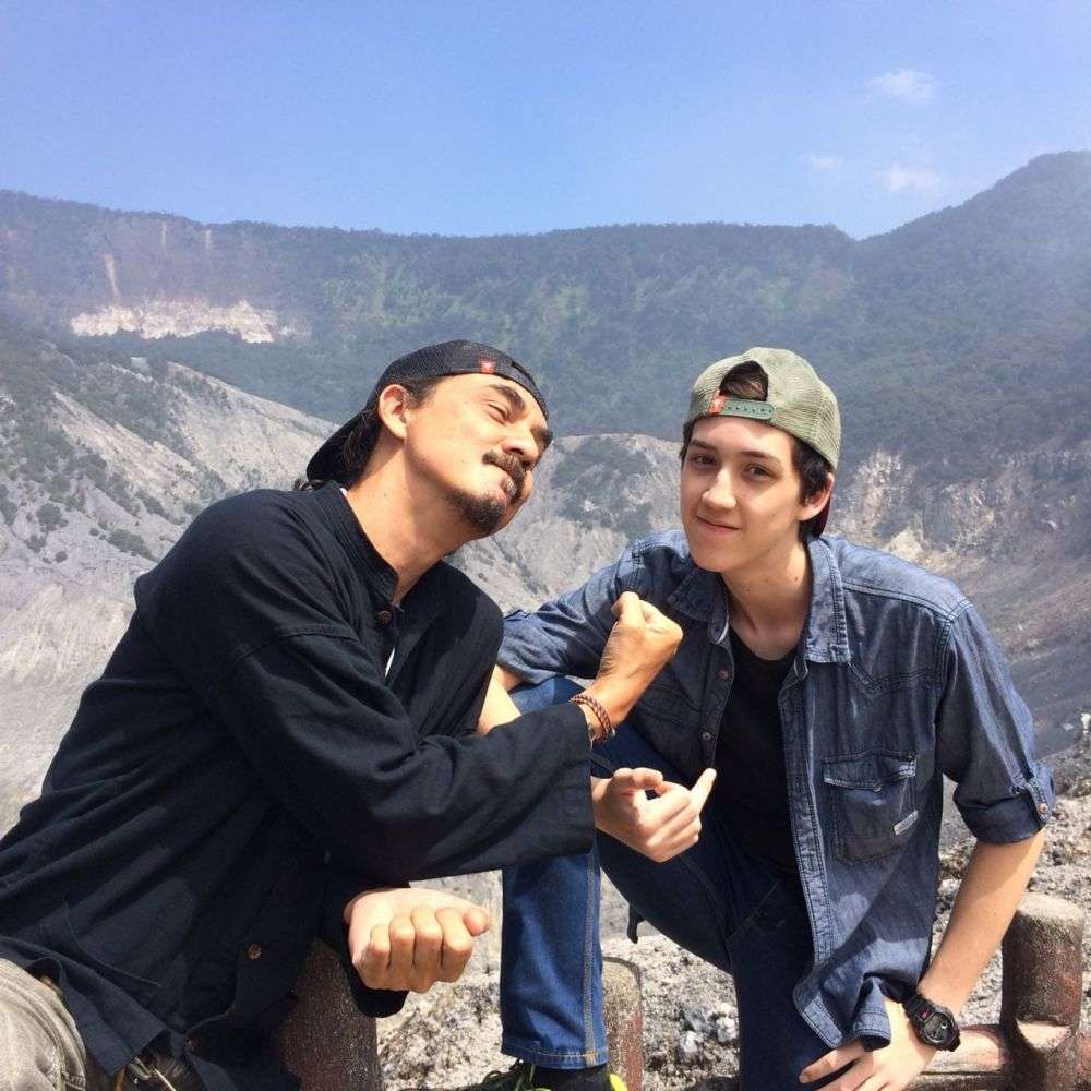 Ingat Bocah di Video Klip Sheila On 7 `Hari Bersamanya`? Dulu Polos Banget Kini Bikin Penampilannya Bikin Pangling!