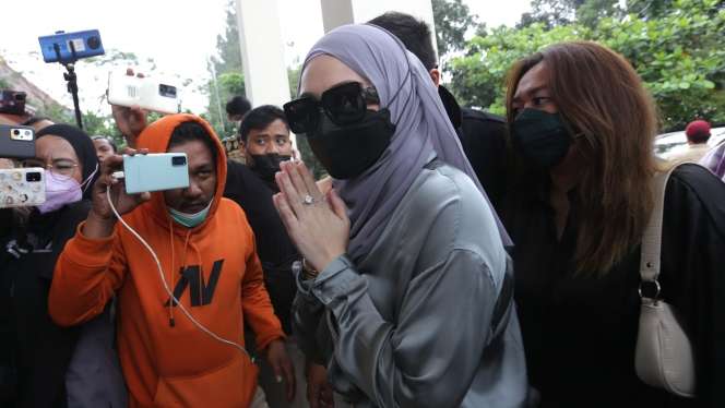 FOTO: Nathalie Holscher Mantap Bercerai dari Sule, Semoga Selesai dengan Baik