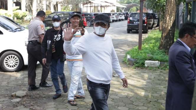 FOTO: Sule Datang ke Sidang Cerai, Tegaskan Masih Berkomunikasi dengan Nathalie Holscher