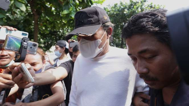 FOTO: Sule Datang ke Sidang Cerai, Tegaskan Masih Berkomunikasi dengan Nathalie Holscher