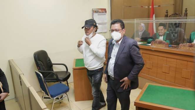 FOTO: Sule Datang ke Sidang Cerai, Tegaskan Masih Berkomunikasi dengan Nathalie Holscher