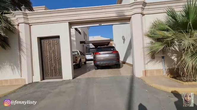 10 Potret Rumah WNI Supir Penasihat Raja di Makkah, Bak Istana, Penuh Koleksi Mobil Mewah!
