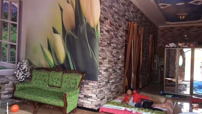 10 Potret Rumah TKW Asal Blitar di Kampung, Dulu Dihina Kini Bangun Istana Megah, Ada Kandang Super Besar!