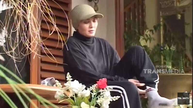Ingat Eva Arnaz Cewek `Hot` di Warkop DKI? Kini Hidupnya Berubah Drastis, Lihat Kondisi Rumahnya Sekarang