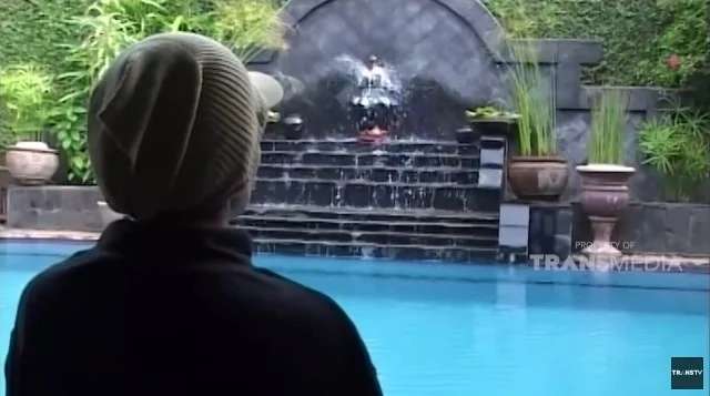 Ingat Eva Arnaz Cewek `Hot` di Warkop DKI? Kini Hidupnya Berubah Drastis, Lihat Kondisi Rumahnya Sekarang