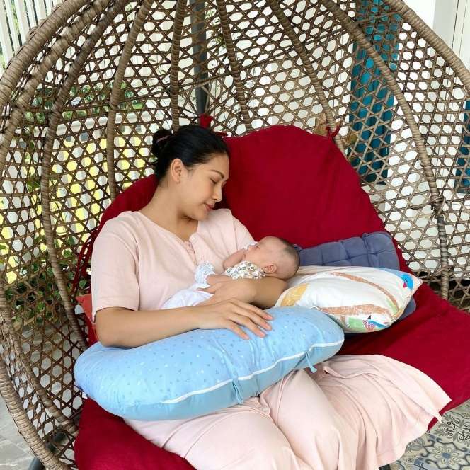 10 Potret Rumah Tata Janeeta Setelah Suami Dipecat Secara Tidak Hormat, Berubah Drastis?