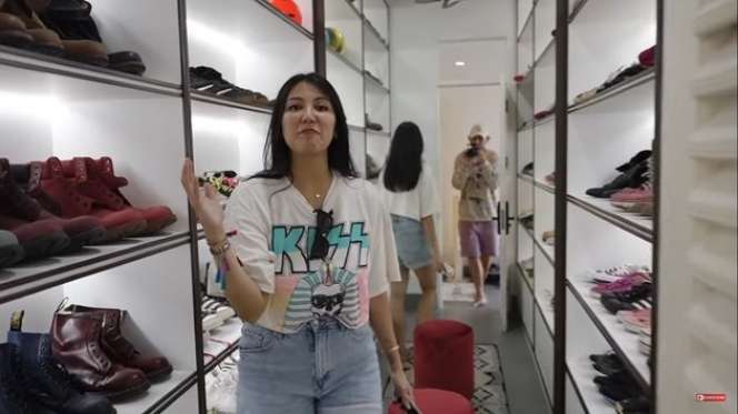 10 Potret Rumah Sharena Delon yang Mewah & Kekinian Abis, Kamar Mandi Ala Raja-Raja Romawi!
