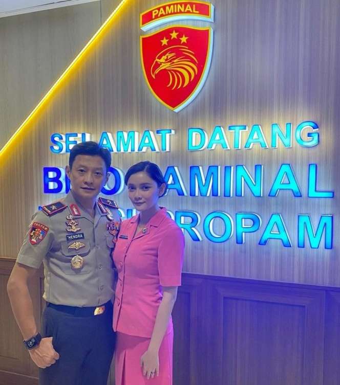 Potret Brigjen Hendra Kurniawan, Ternyata Istrinya Pernah Viral Usai Foto Mesra Bareng Ariel Noah!