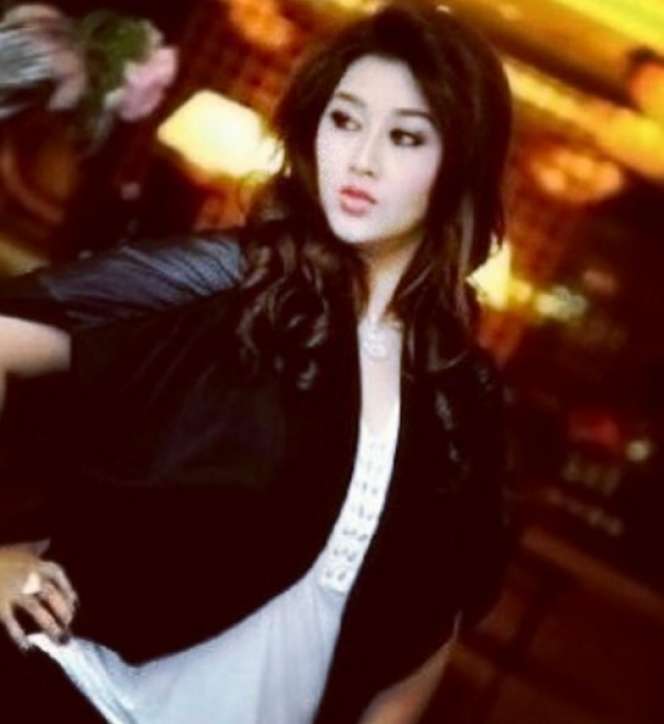 Ingat Inem 'Pembantu Seksi' di Sinetron Putri Duyung? Nasibnya Berubah Drastis, Diam-Diam Jadi Nyonya Besar Keluarga Cendana!