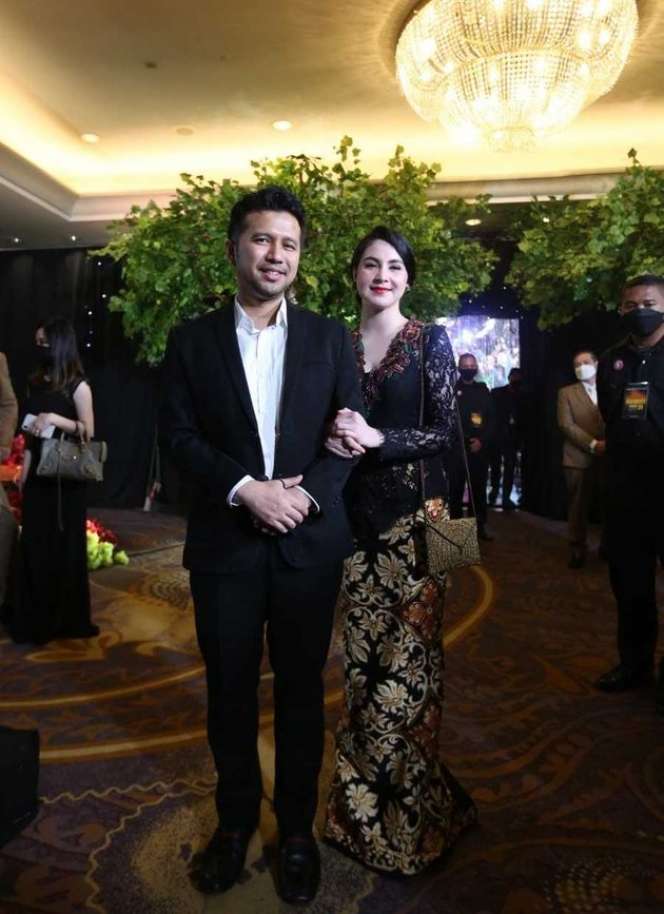 Potret 8 Istri Pejabat Hadiri Kondangan, Arumi Bachsin Bikin Pangling!