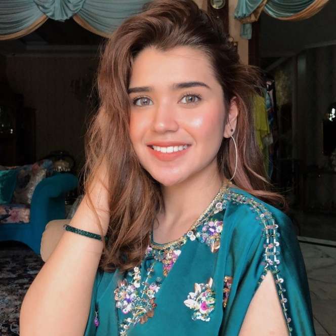 Sederet Potret Cucu Elvy Sukaesih yang Cantik-cantik, Bikin Para Pria Terpikat