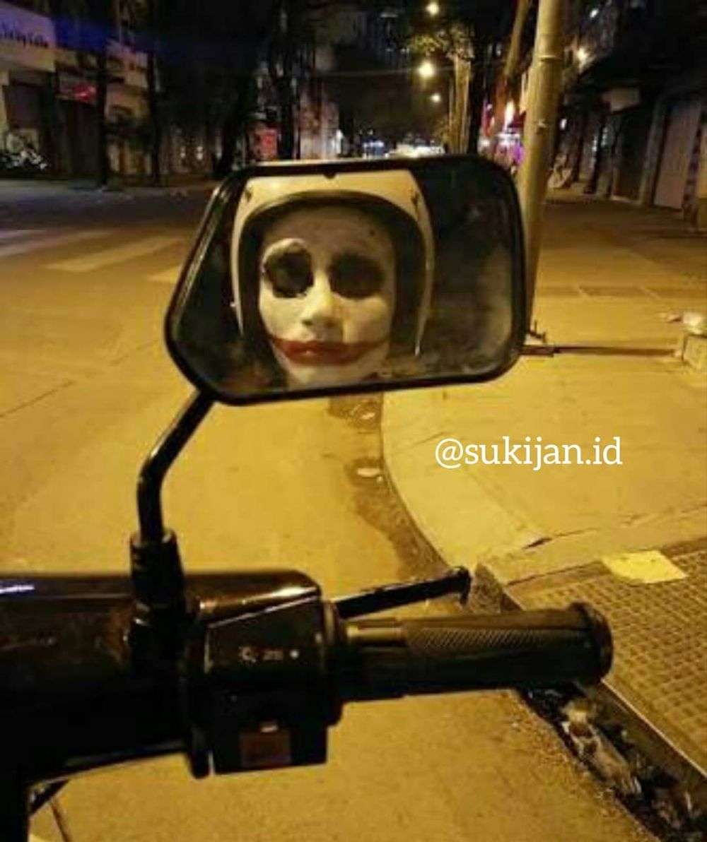 10 Potret Pantulan Cermin Ini Bikin Bingung, Kok Bisa?