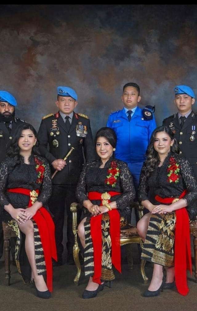 Terungkap! 7 Potret Kedekatan Brigadir J dan Irjen Ferdy Sambo, Terkuak Misteri Tewasnya Sang Ajudan