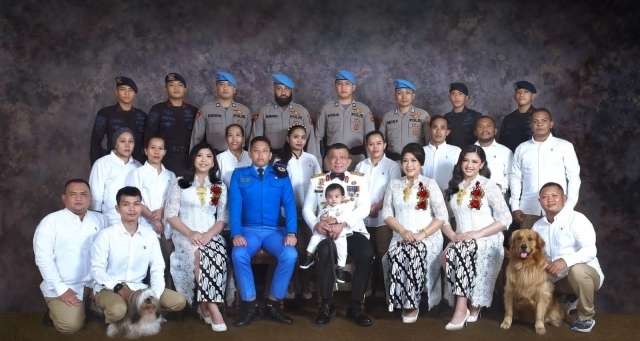 Terungkap! 7 Potret Kedekatan Brigadir J dan Irjen Ferdy Sambo, Terkuak Misteri Tewasnya Sang Ajudan