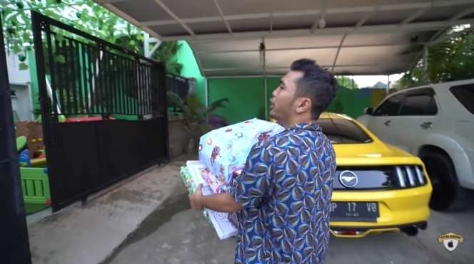Adu Mewah Rumah Putra Siregar VS Juragan 99, Sama-sama Pengusaha Sukses, Siapa yang Lebih Tajir?