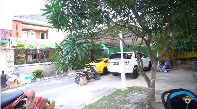 Adu Mewah Rumah Putra Siregar VS Juragan 99, Sama-sama Pengusaha Sukses, Siapa yang Lebih Tajir?