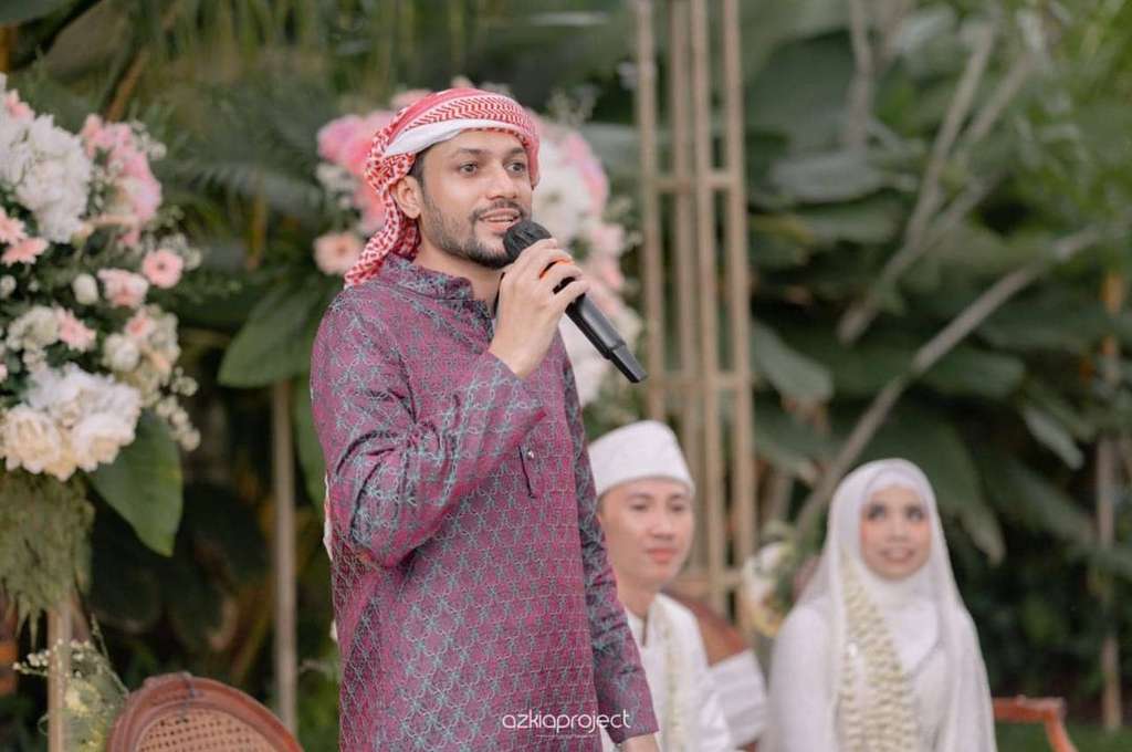 9 Potret Ustaz Kasif Heer yang Diisukan Dekat dengan Nathalie Holscher, Sama Tajirnya dengan Sule!