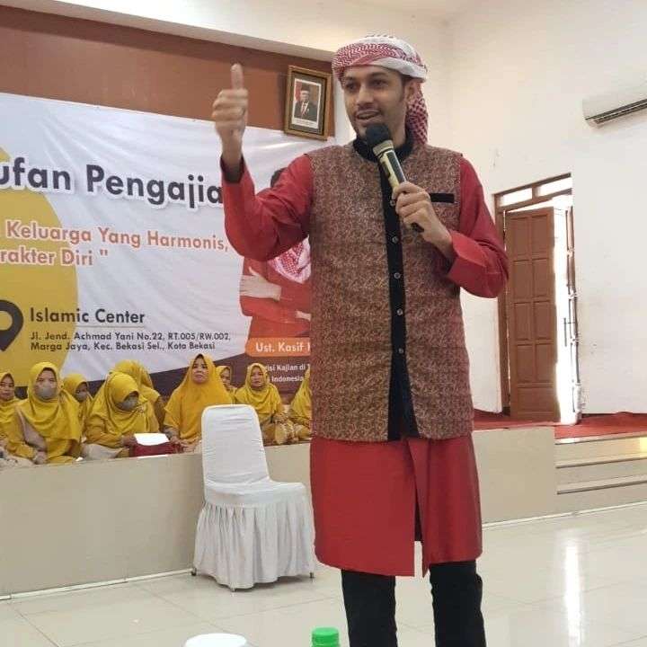 9 Potret Ustaz Kasif Heer yang Diisukan Dekat dengan Nathalie Holscher, Sama Tajirnya dengan Sule!