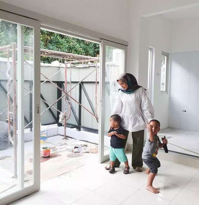 Potret Rumah Enno Lerian Mantan Artis Cilik yang Jatuh Bangun Kejar Impian, Kini Punya Hunian Super Keren!