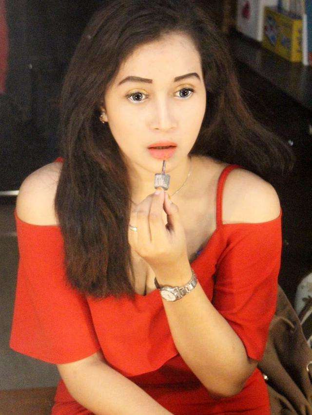 Masih Ingat Destia Astinatri Mantan Istri Kedua Daus Mini? Dulu Minta Cerai Lewat Chat, Kini Nasibnya Berubah Drastis!