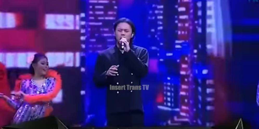 Sambil Menggendong Baby Adzam, Momem Nathalie Holscher Pertemukan dengan sang Kakak Rizky Febian