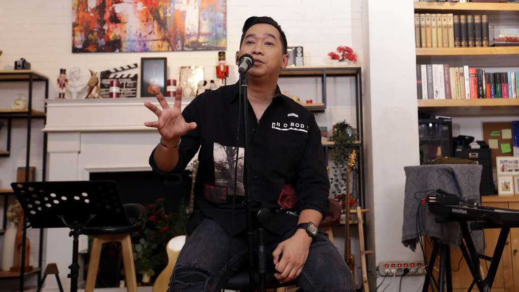 Lagu 'Menunggumu', Cerita Pengalaman Pahit Cinta Nicco Aditya