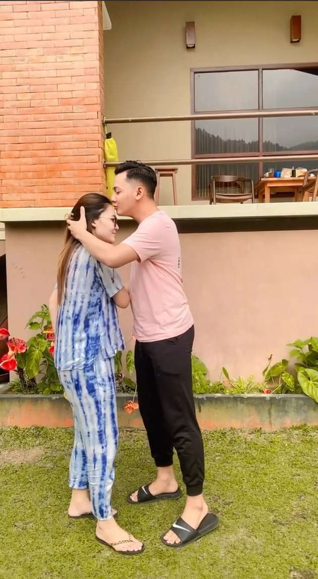 10 Adu Mewah Rumah Via Vallen VS Nella Kharisma, Kerap Dibandingkan, Ternyata Ini yang Lebih Tajir!