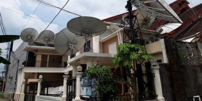 10 Potret Rumah Roy Suryo yang Jadi Tersangka Kasus Meme Stupa, Punya `Hutan` Parabola!