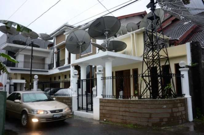 10 Potret Rumah Roy Suryo yang Jadi Tersangka Kasus Meme Stupa, Punya `Hutan` Parabola!