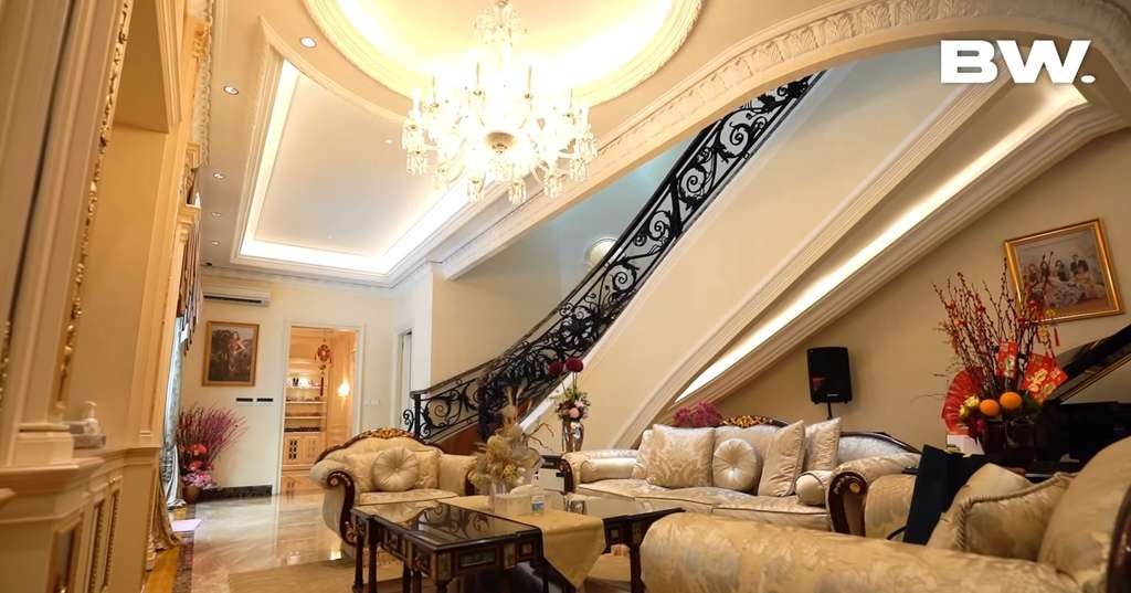 10 Potret Rumah Artis di Kawasan Kelapa Gading, Hotman Paris Mewahnya Bukan Main, Ada Mall Pribadi!