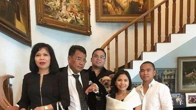 10 Potret Rumah Artis di Kawasan Kelapa Gading, Hotman Paris Mewahnya Bukan Main, Ada Mall Pribadi!