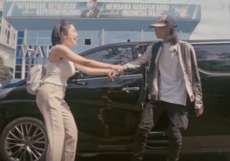 Potret Jeje dan Bonge Makin Tajir, Kini Jadi Model Video Klip