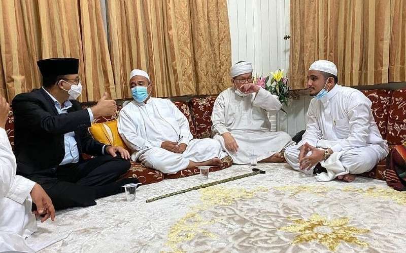 6 Potret Rumah Habib Rizieq Shihab, Bak Istana Raja-Raja Arab!