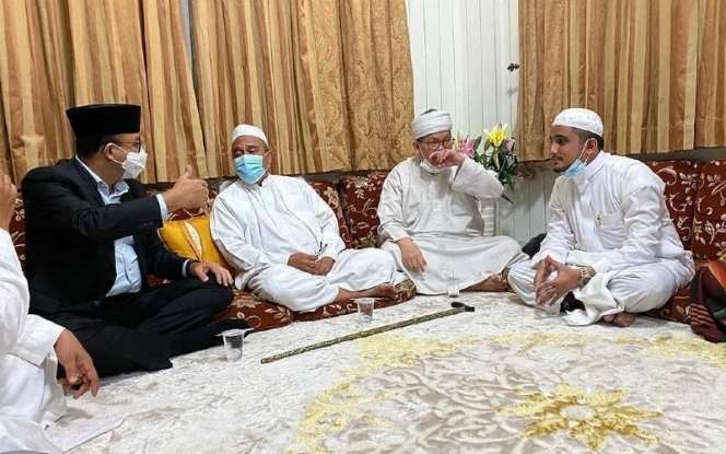 6 Potret Rumah Habib Rizieq Shihab, Bak Istana Raja-Raja Arab!