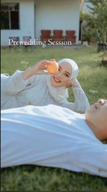 Potret Prewedding di Halaman Rumah Tetangga, Hasilnya Nggak Nyangka Banget!