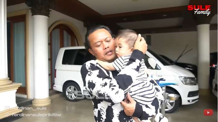 Potret Adzam Anak Sule dan Nathalie Holscher Main ke Rumah Ayahnya, Nggak Pengen Lepas!