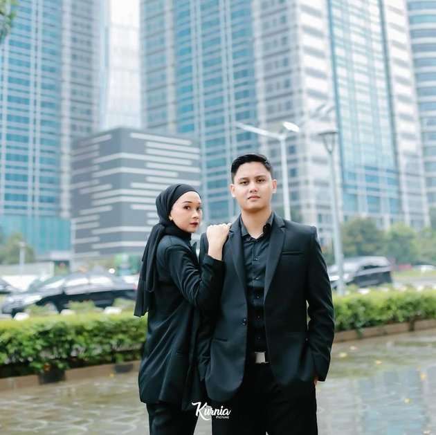 Potret Pernikahan Kakak Arumi Bachsin, Paras Sang Istri Curi Perhatian!