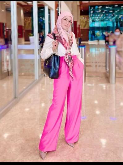6 Artis Cantik Ini Pilih Ganti Nama Usai Menikah, Punya Mulan Jameela Beda Banget!