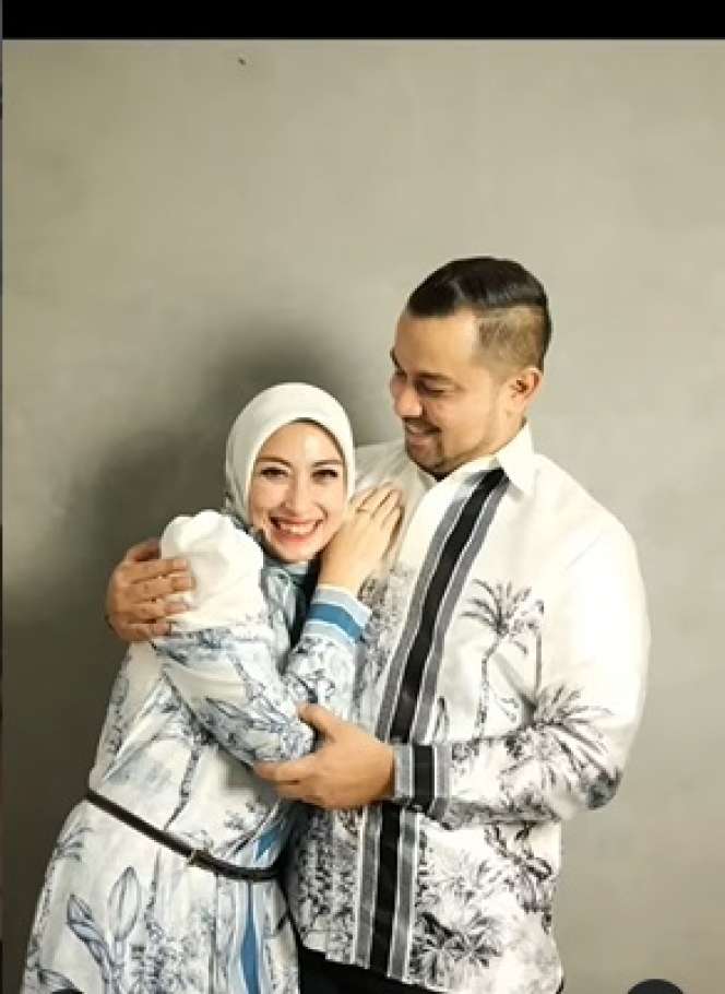 6 Artis Cantik Ini Pilih Ganti Nama Usai Menikah, Punya Mulan Jameela Beda Banget!