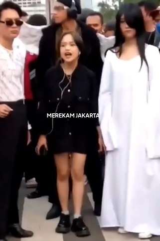 Momen Citayam Fashion Week 'Digusur', Jeje Slebew Lagi Asyik Mejeng Langsung Terpental