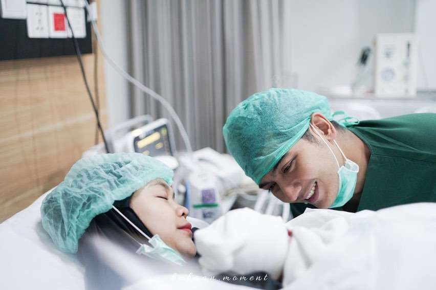 Detik-detik Ria Ricis Melahirkan Anak Pertama Secara Caesar