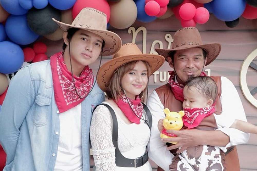 Potret Seleb Bersama Anak Sambung, Bak Kakak-Adik!