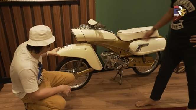 10 Potret Studio Baru Andre Taulany, Penuh Barang Antik, Ada Alat Musik Langka, Hanya 2 di Indonesia!