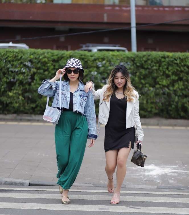 Potret Gisella Anastasia Mejeng di Citayam Fashion Week: Jeje Versi Tajir