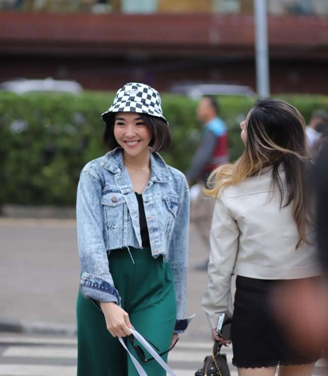 Potret Gisella Anastasia Mejeng di Citayam Fashion Week: Jeje Versi Tajir