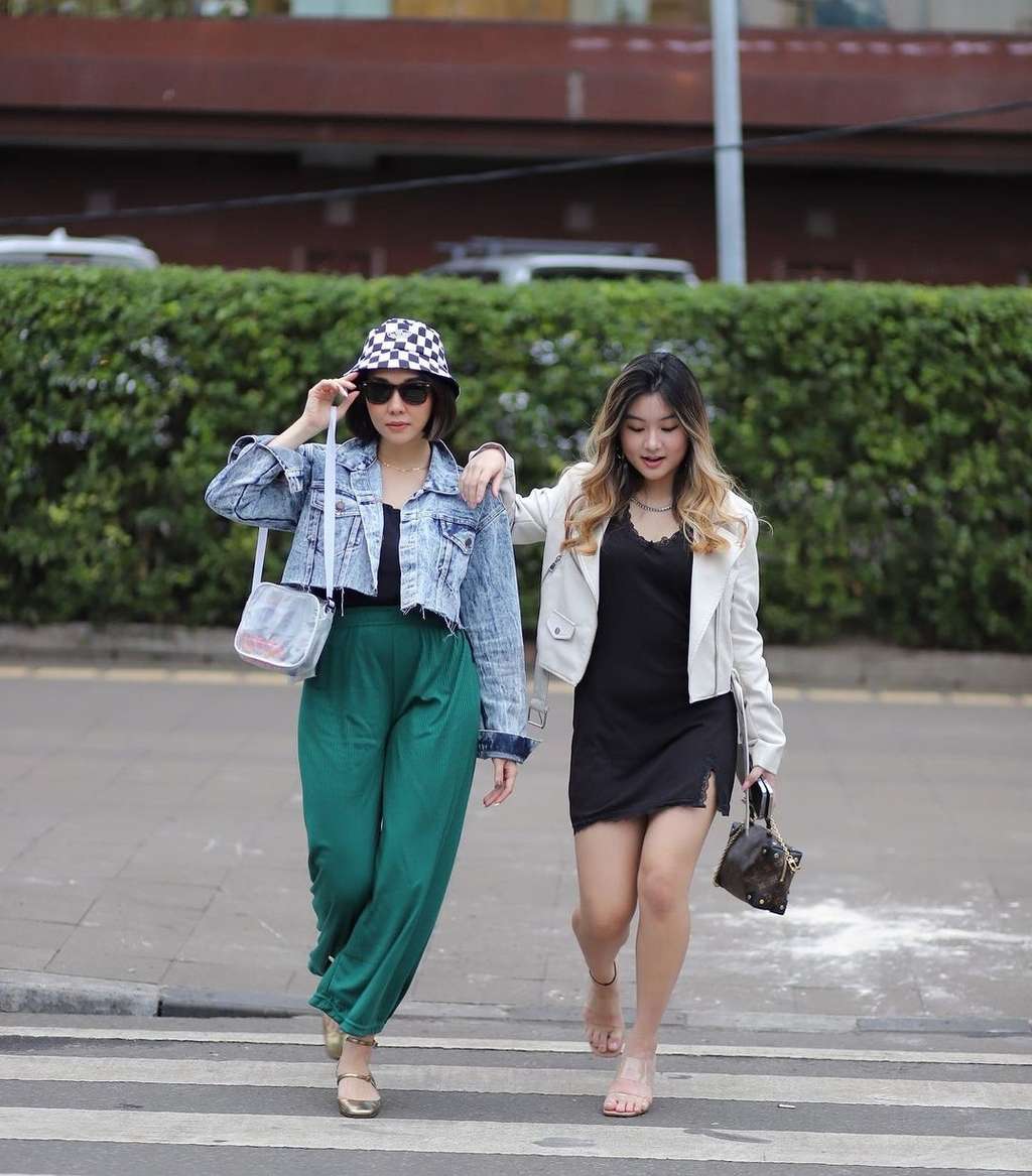 Potret Gisella Anastasia Mejeng di Citayam Fashion Week: Jeje Versi Tajir