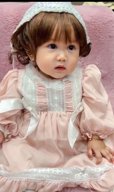 5 Potret Menggemaskan Meshwa Putri Denny Cagur: dari Penjual Tahu Bulat sampai jadi Anak SD