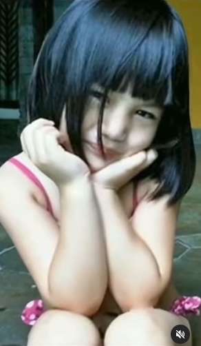 14 Potret Masa Kecil Jeje Slebew yang Ternyata Tajir, Cantik dan Bule Banget, Mirip Noni Belanda!