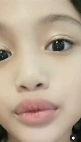 14 Potret Masa Kecil Jeje Slebew yang Ternyata Tajir, Cantik dan Bule Banget, Mirip Noni Belanda!